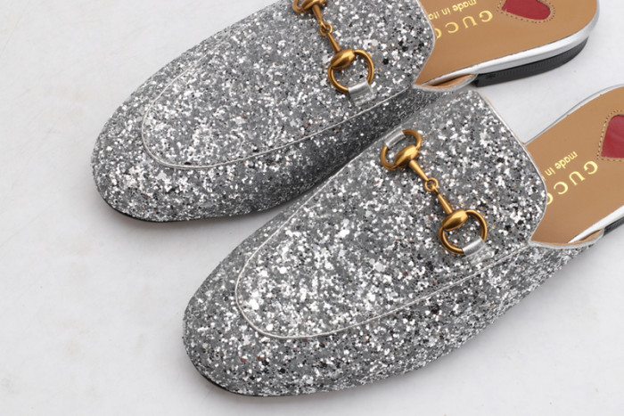 guc loafer
