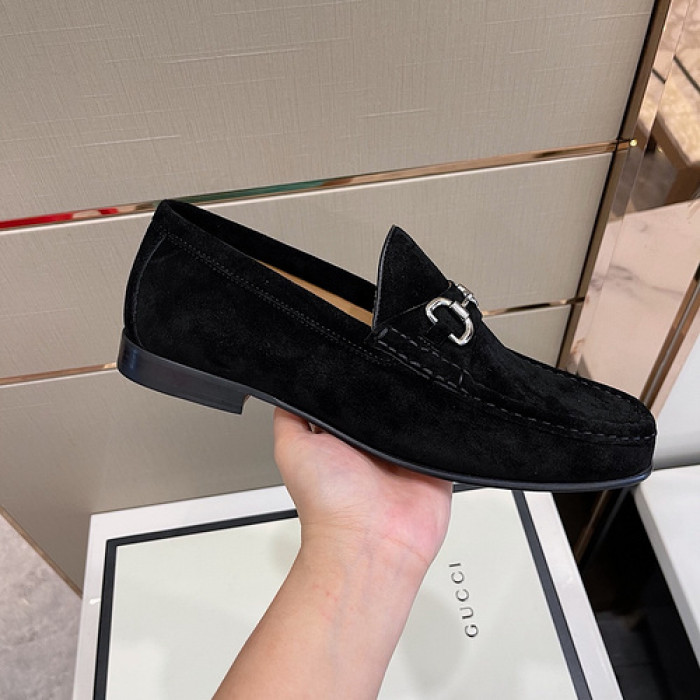 guc loafer
