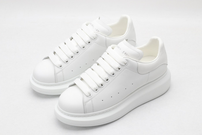 alex mcqu sneakers