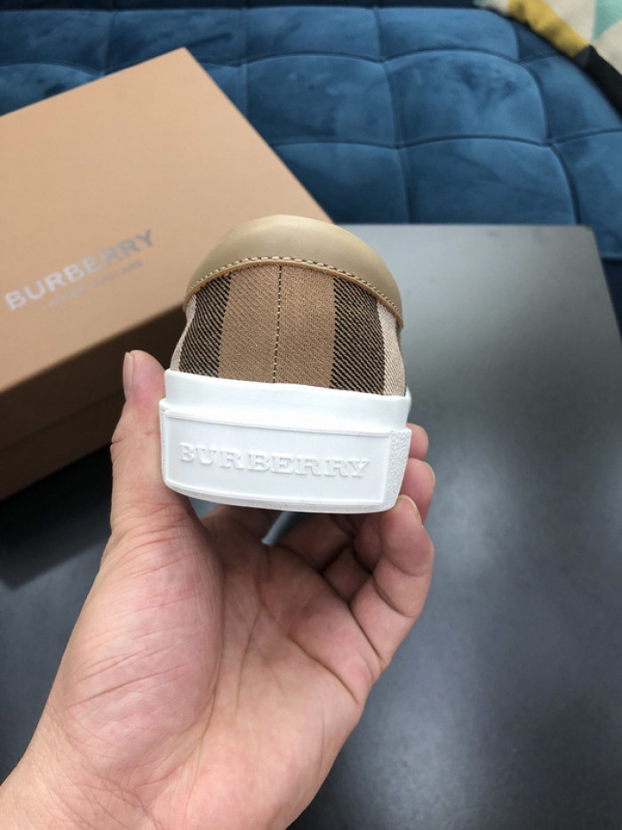 BUBERY SNEAKER