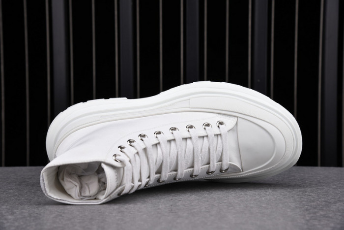 alex mcqu sneakers
