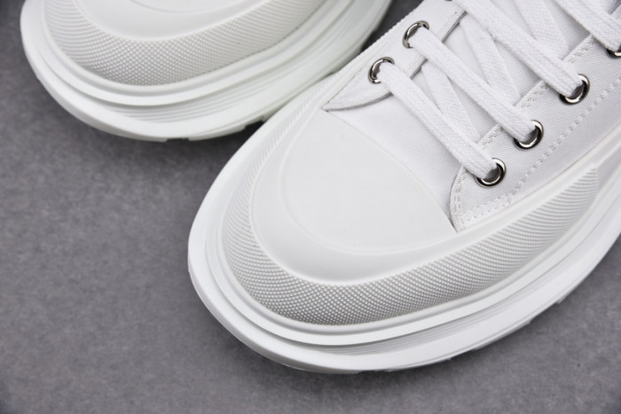 alex mcqu sneakers
