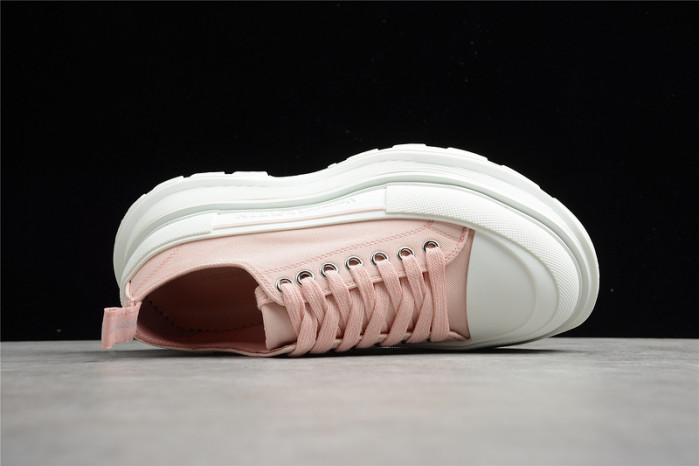 alex mcqu sneakers