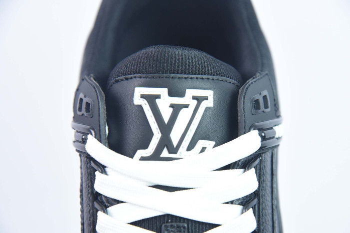 l0vis Vvtt0n sneakers