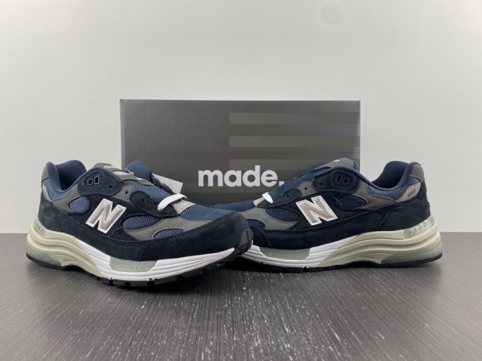 new Ba1an*e 992 navy grey m992gg