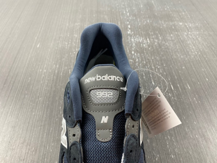 new Ba1an*e 992 navy grey m992gg