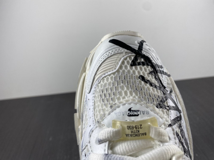 Ba1en*iaga runner graffiti bcr024