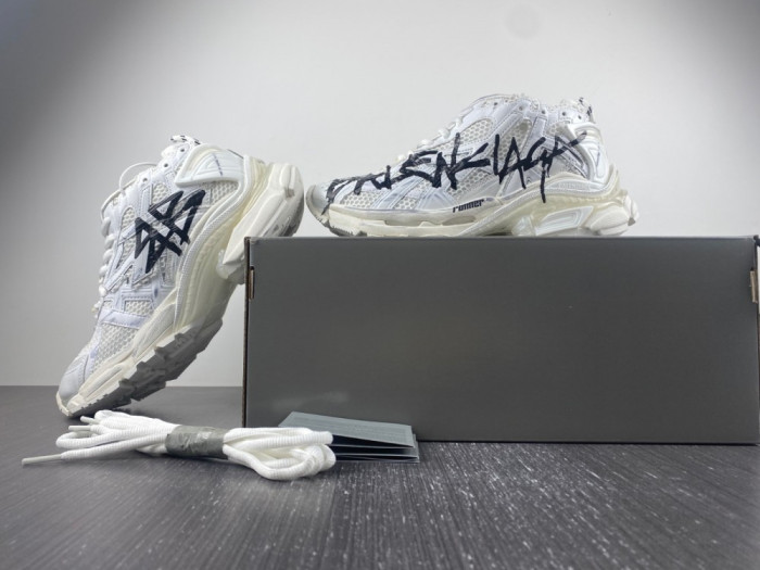 Ba1en*iaga runner graffiti bcr024
