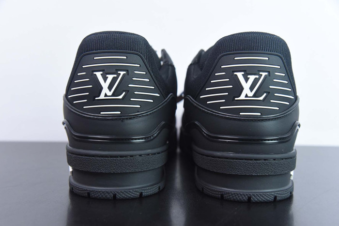 l0vis Vvtt0n sneakers