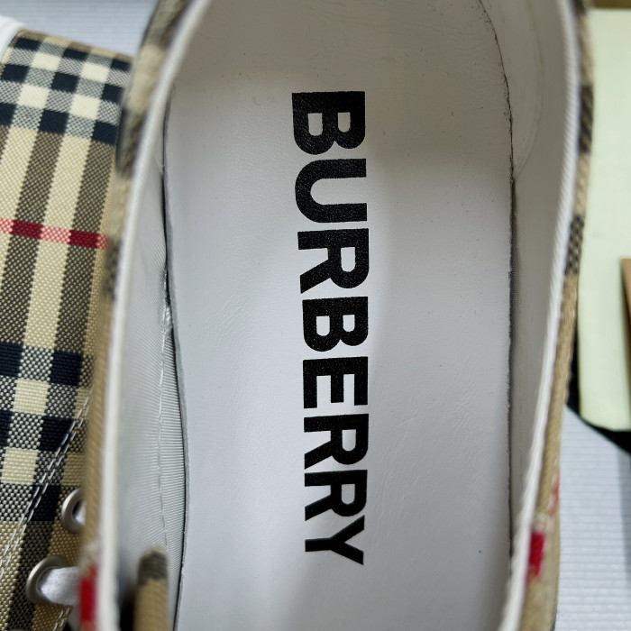 Bv*b*rry sneaker