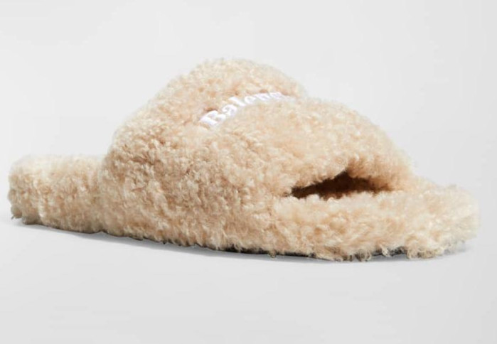 Ba1en*iaga faux fur logo slides 20241223